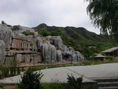 -百里峡七彩艺术小镇