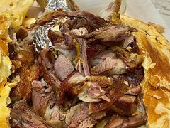 -牧场烧烤餐饮广场