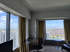 -上海虹桥西郊假日酒店