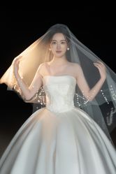 -乐派诗婚纱摄影