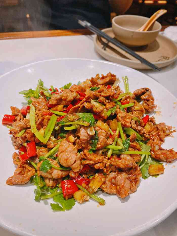 巷陌功夫湘菜(东街口店)-"总体口味偏辣一点,但是汤又很解辣,还是可.