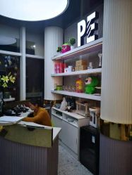 -PE SALON 