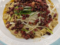 -一口猪海鲜浑锅·东北家常菜