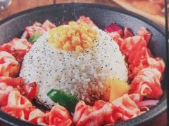黑胡椒肥牛饭-牛男手造比萨(百盛店)