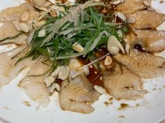 薄切鲜鱼片-穹六人间 people 6(岳阳路店)