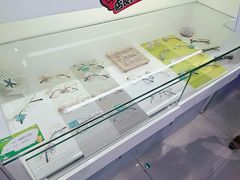 -提一眼镜·蔡司·依视路(小寨店)