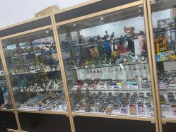 -逝水玩具折扣店