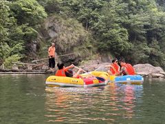 -安吉龙王山峡谷漂流