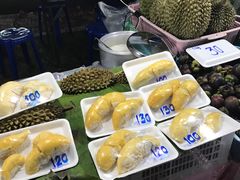 -芒果糯米饭摊子