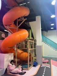 -动力星球家庭亲子游乐中心