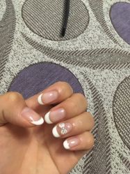 -伊人脱毛美甲美睫连锁机构