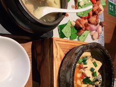 -云海肴·汽锅鸡·云南菜(天山百盛优客店)