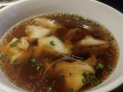 野荠菜鲜肉馄饨-南小馆(迪士尼小镇店)