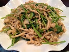 芫爆鸡丝蜇头-津菜宋记老房子(平山道店)