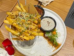 -Mark&Mars Restaurant