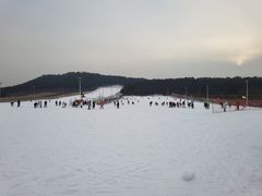 -十三陵雪世界滑雪场