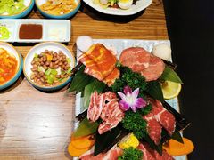 -明洞阿姨·韩式酱蟹烤肉·创意料理(三元桥店)