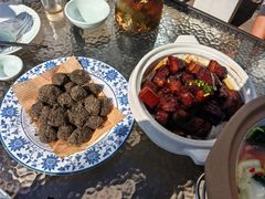 -头上红煨盐鸡·非遗院子餐厅