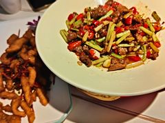 -阿瓦山寨·湘菜现炒·剁椒鱼头王(咸阳总店)