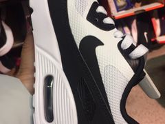 -NIKE上海青浦换季优惠店