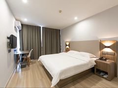 -怡莱酒店(无锡火车站南广场店)