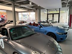 -爱车行 奥迪 奔驰 宝马 保时捷 路虎 专业 维修保养 原厂 奥迪改装升级 中心(静安店)