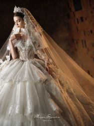 点击看大图 -Renee芮亦婚纱