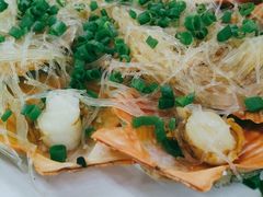 蒜蓉粉丝蒸扇贝-明记海鲜大排档(巽寮湾店)