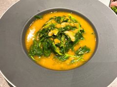 豌豆黄浸豌豆尖-半山腰·云南菜(侨福芳草地店)