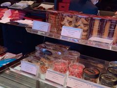 零售区-Salon de The de Joel Robuchon(外滩18号店)