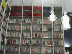 -钟书阁(松江泰晤士小镇店)