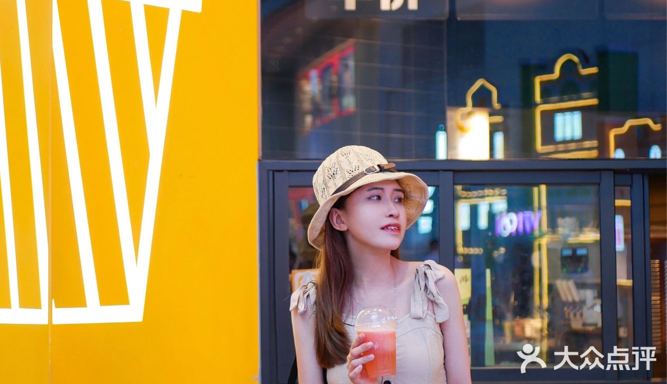 麦咖啡夏日新品来袭‼️高颜值雪冰第二杯半价