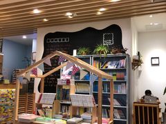 -猫的天空之城概念书店(印象城购物中心店)