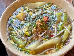-Cuc Gach Quan Restaurant