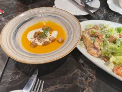 -LESCEDARS Brasserie Bistro香柏树