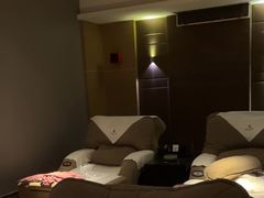 -金色印象·4K影院式足体养生(杨家坪西郊店)