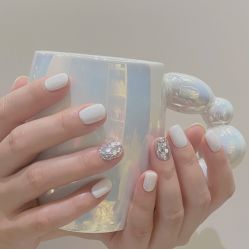 -花岐款式专研健康美甲沙龙