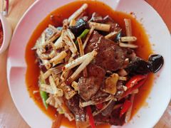 -大众跷脚牛肉馆·非遗传承单位(峨眉山店)