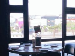 靠窗位-必胜客(花舞大唐博物馆店)