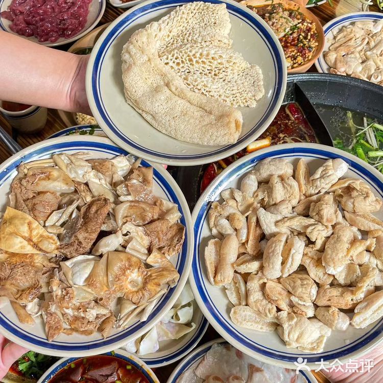 就在乐山，你真的不能错过这家跷脚牛肉火锅‼️
