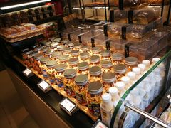 -85度C(生甜甜圈研究工坊·上海松江人民北路店)