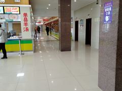 -滨州服务区·停车场