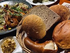 自制面包篮BreadBasket-布拉格餐厅· 中欧捷克菜(全国首店)