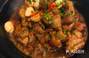 Pork Trotter Stewed with Yellow Catfish