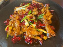 -曼听小寨海鲜烧烤·大连辣炒大王(盖州街店)