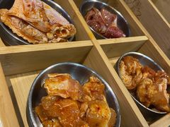 掌中宝-马路牙子烧烤音乐酒馆(望京店)