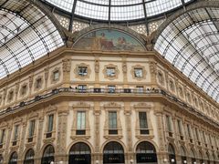 -文艺复兴百货(米兰大教堂广场店)