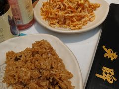 -老牌坊云南鱼豆花火锅(哈西万达店)