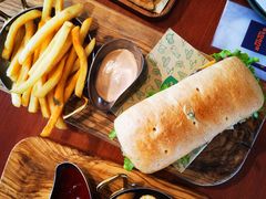 德式猪肘配夏巴塔-魏斯理汉堡(西安沣东吾悦店)