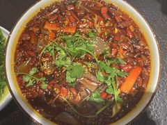 -万重锦·人文川菜馆(骡马市店)